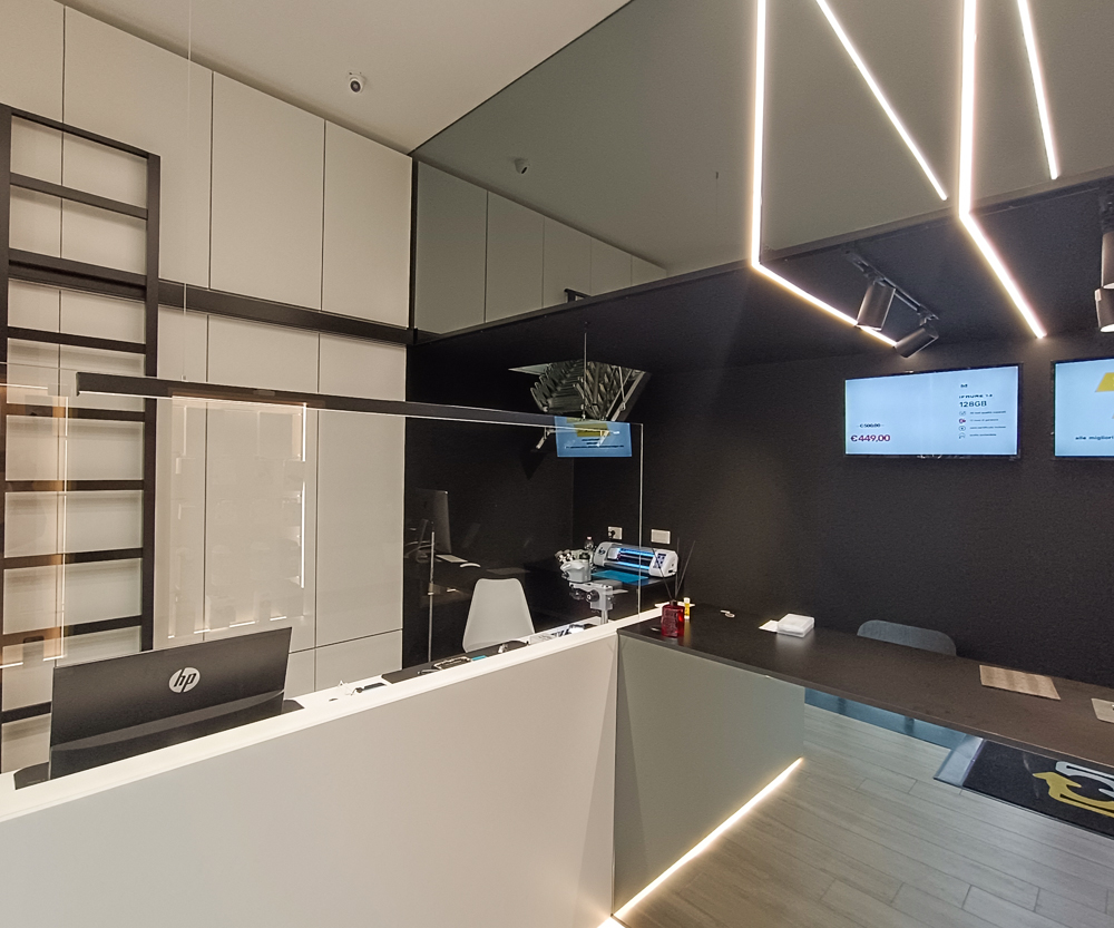 ”Officine-smartphone-Vomero” awd studio