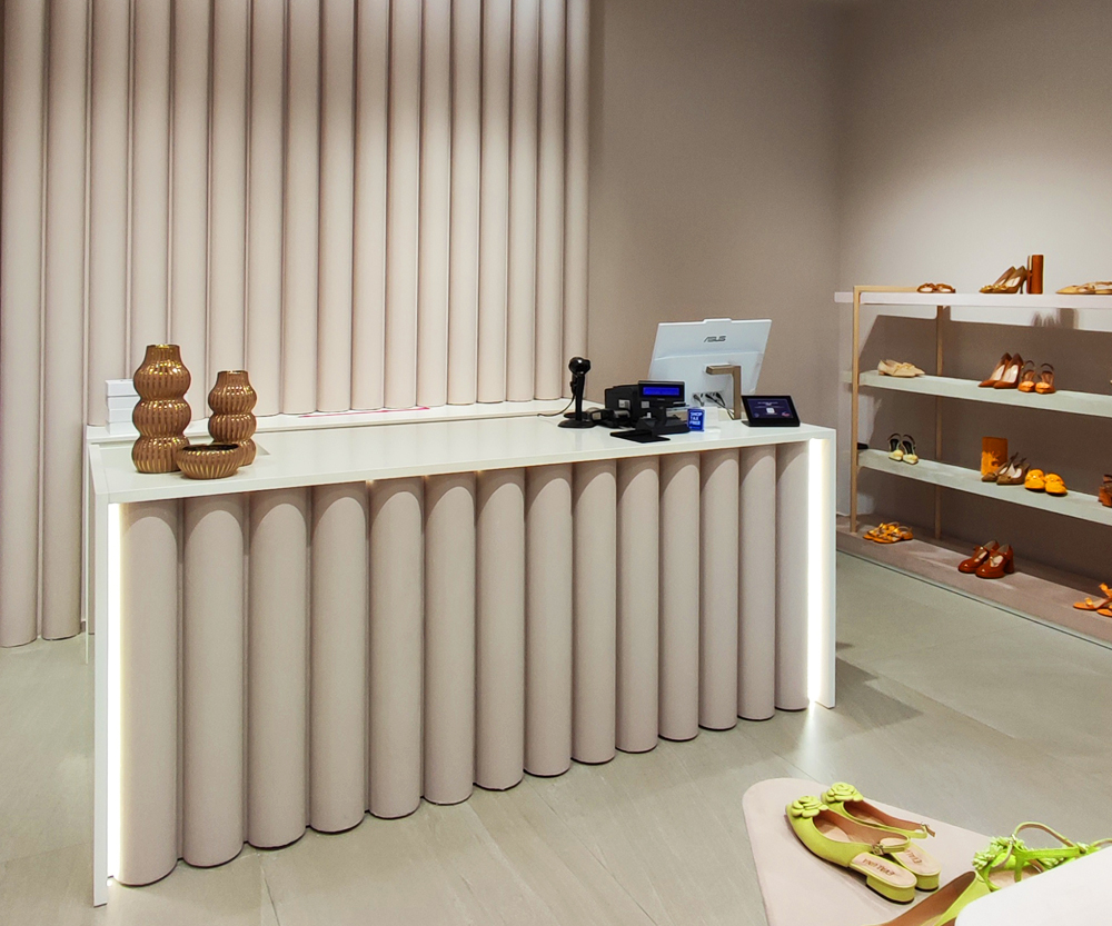 ”Evaluna-Shoes” progettazione locali commerciali